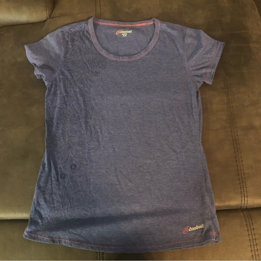 Women’s Cloudveil T-Shirt Size Medium